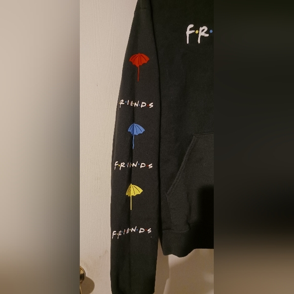 FRIENDS Hoodie sz. Medium‎ Front pocket - Picture 4 of 10